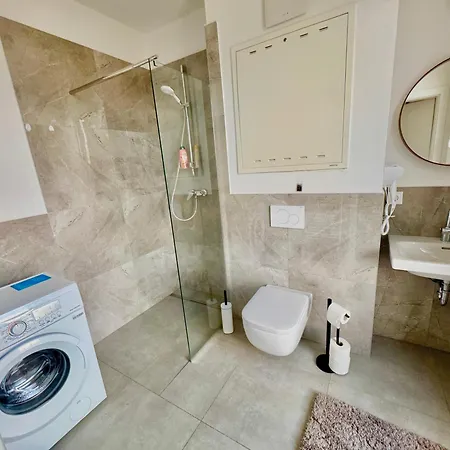 Stylish Modern With Patio Near Vienna Apartment Wiener Neudorf