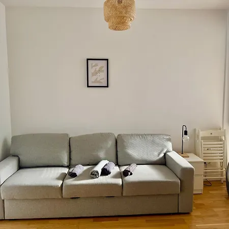 Stylish Modern With Patio Near Vienna Apartment *