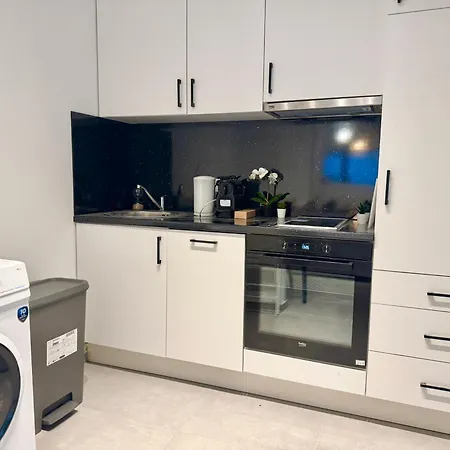 Stylish Modern With Patio Near Vienna * Wiener Neudorf