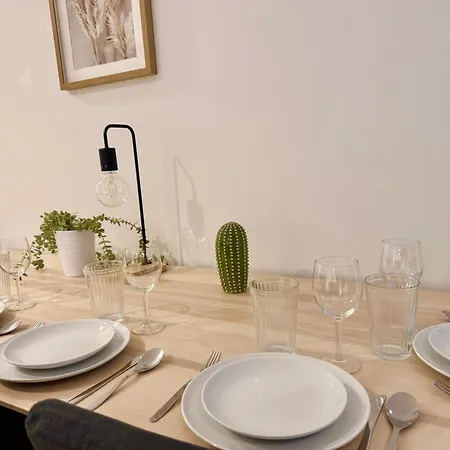 Apartment Stylish Modern With Patio Near Vienna