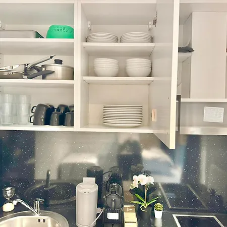 Stylish Modern With Patio Near Vienna Wiener Neudorf
