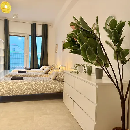 Apartment Stylish Modern With Patio Near Vienna